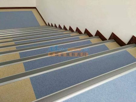 塑膠地板供應(yīng)商 塑膠地板廠家批發(fā) 西安出彩裝飾材料